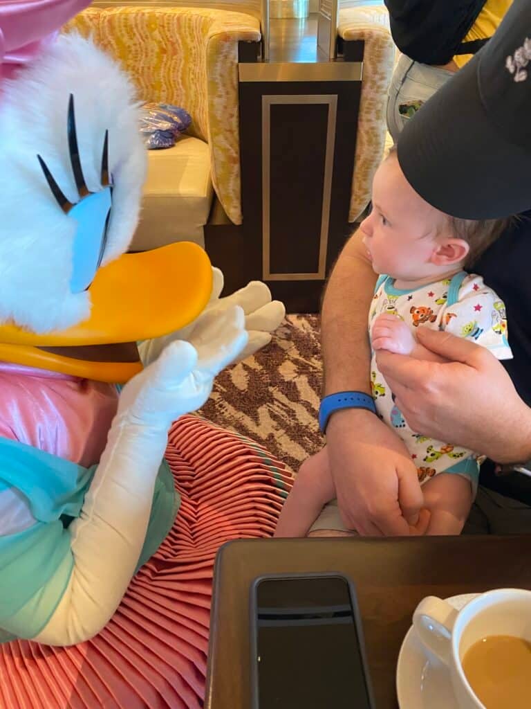 Baby meeting Daisy at Topolino Terrace