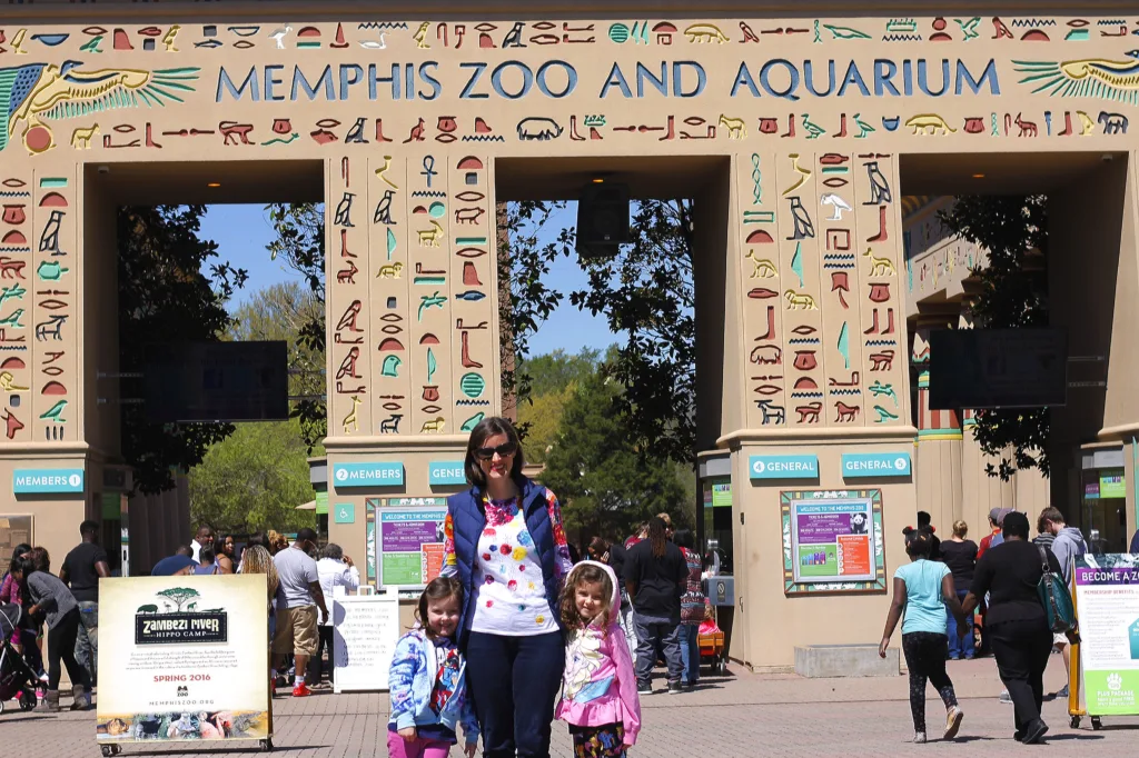 Memphis Zoo and Aquarium Entrance