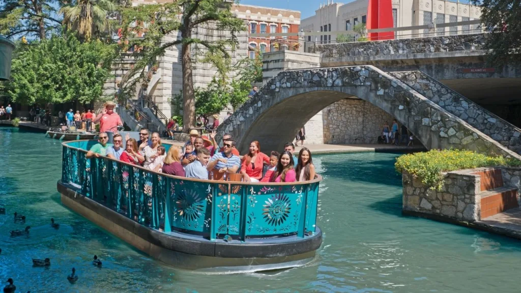 San Antonio river cruise with Go Rio.