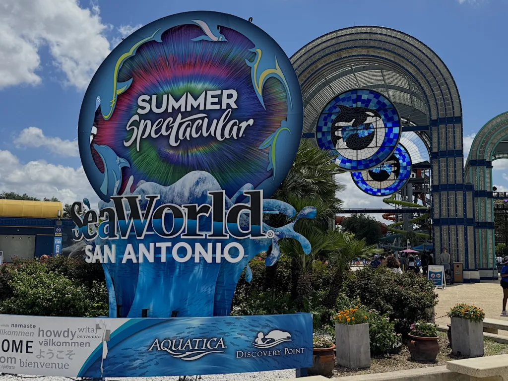 Sea World San Antonio entrance gate